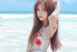 娱乐吃瓜君韩安冉,从网红到明星，她如何成为娱乐界的“吃瓜女王”？